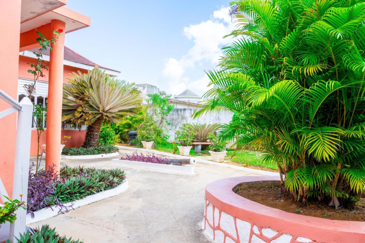 Shields Negril Villas Bagian luar foto