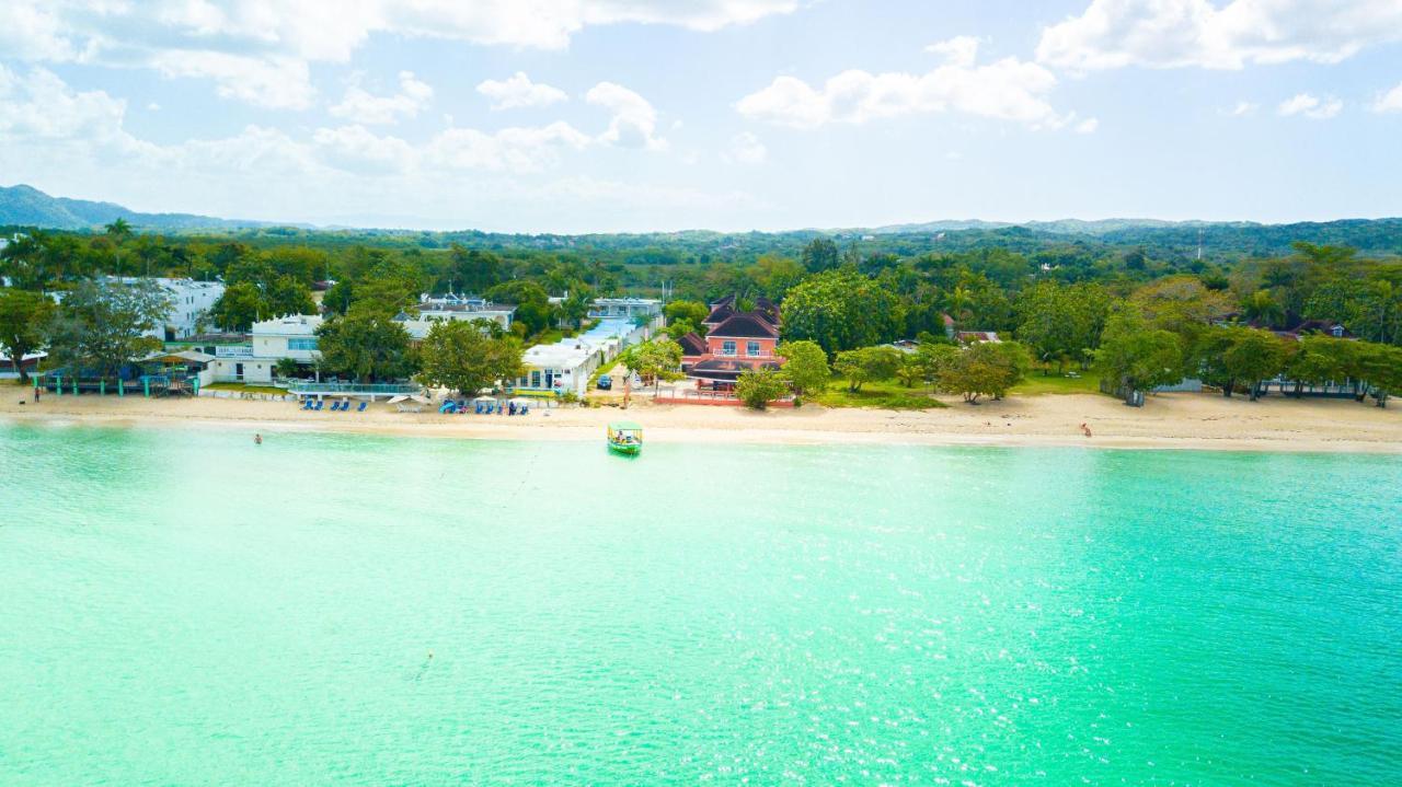 Shields Negril Villas Bagian luar foto