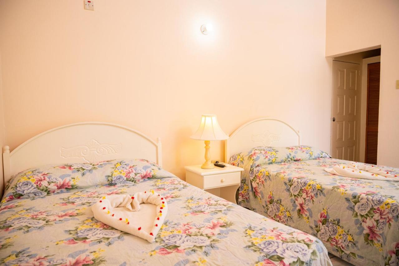 Shields Negril Villas Bagian luar foto