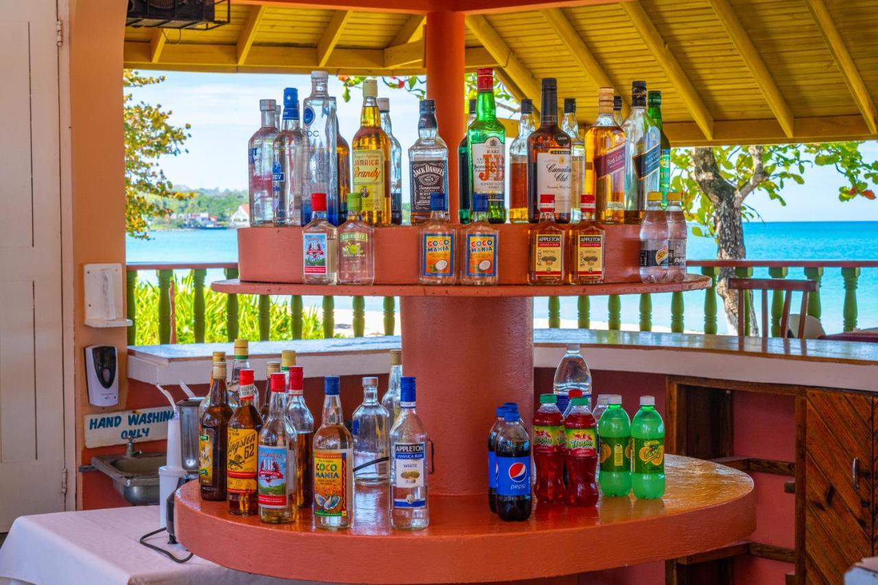 Shields Negril Villas Bagian luar foto