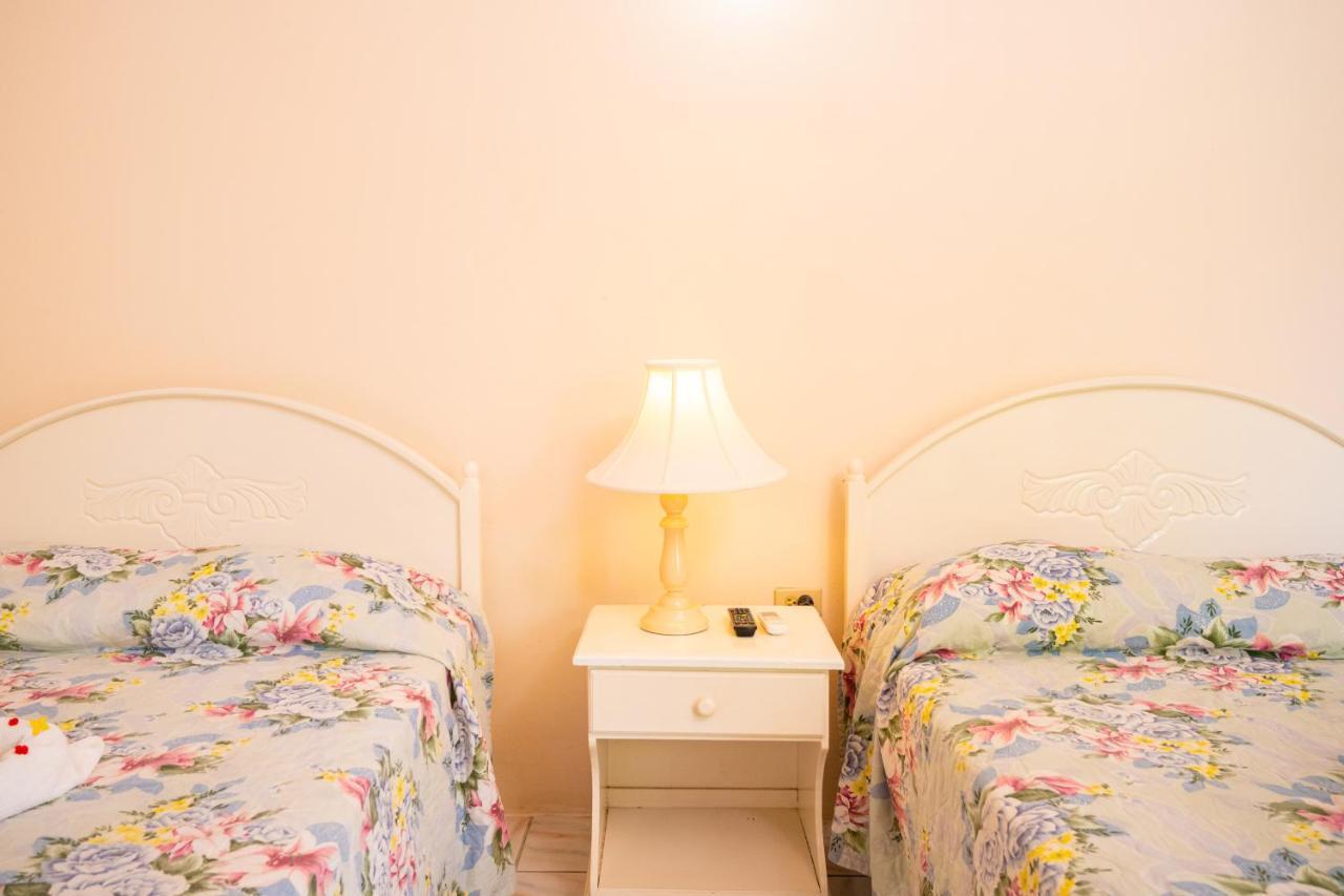 Shields Negril Villas Bagian luar foto