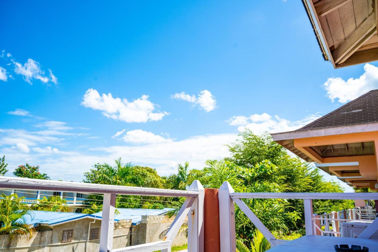 Shields Negril Villas Bagian luar foto