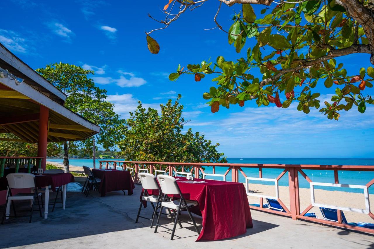 Shields Negril Villas Bagian luar foto