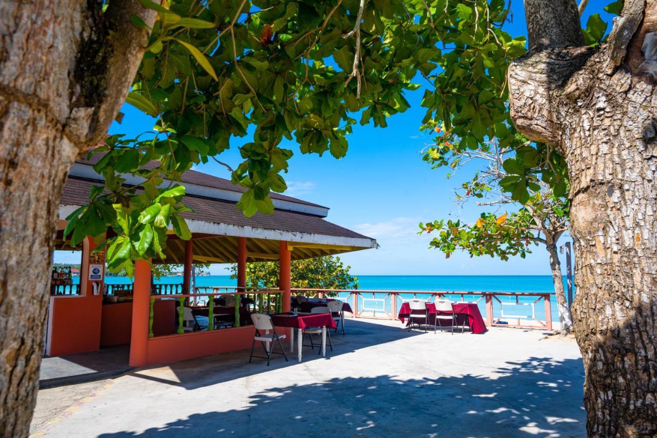 Shields Negril Villas Bagian luar foto