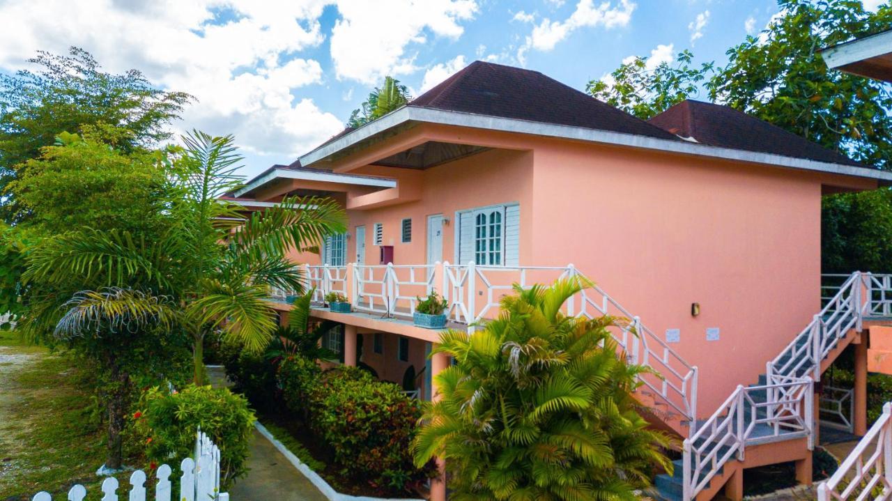 Shields Negril Villas Bagian luar foto