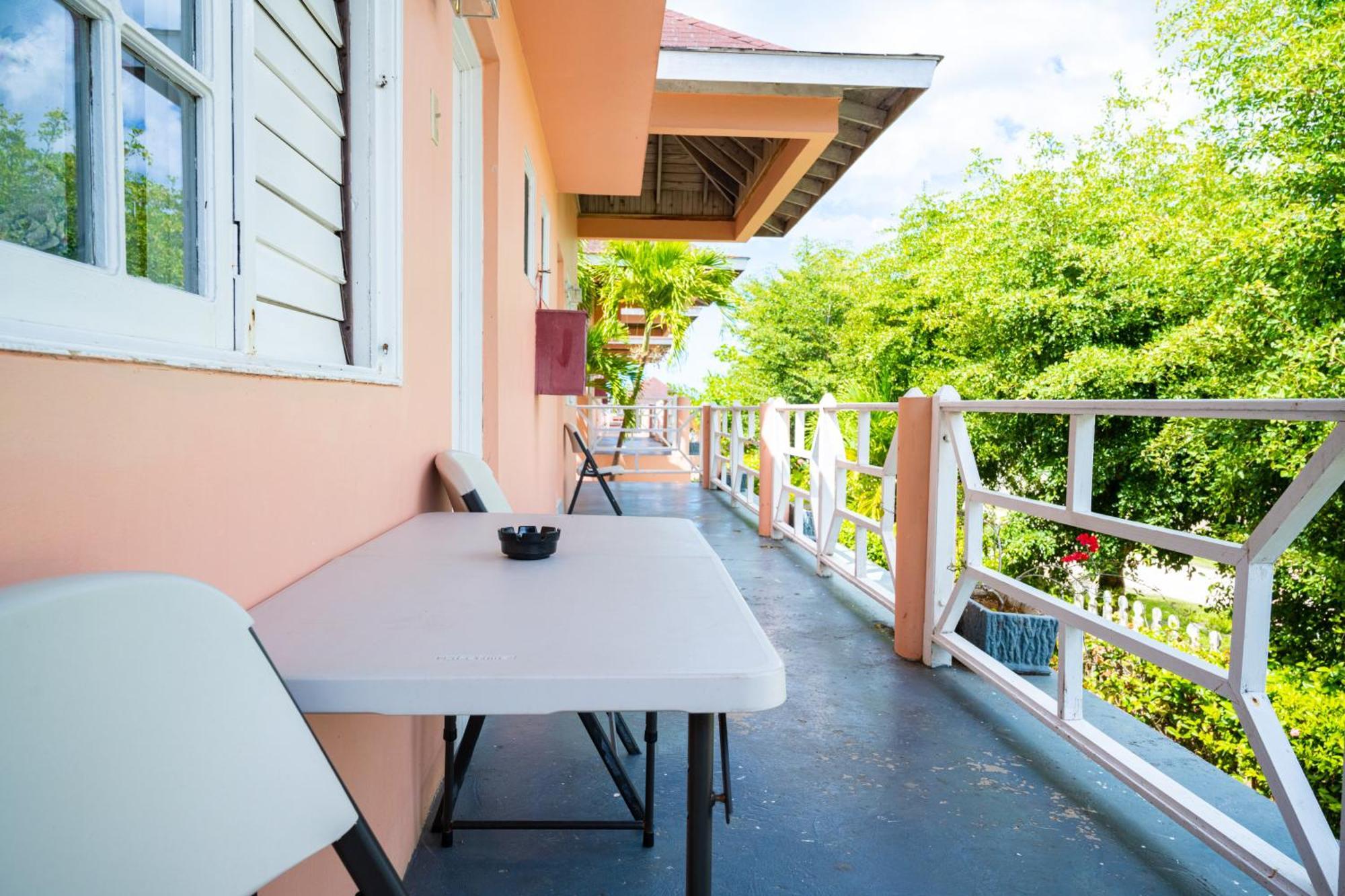 Shields Negril Villas Ruang foto