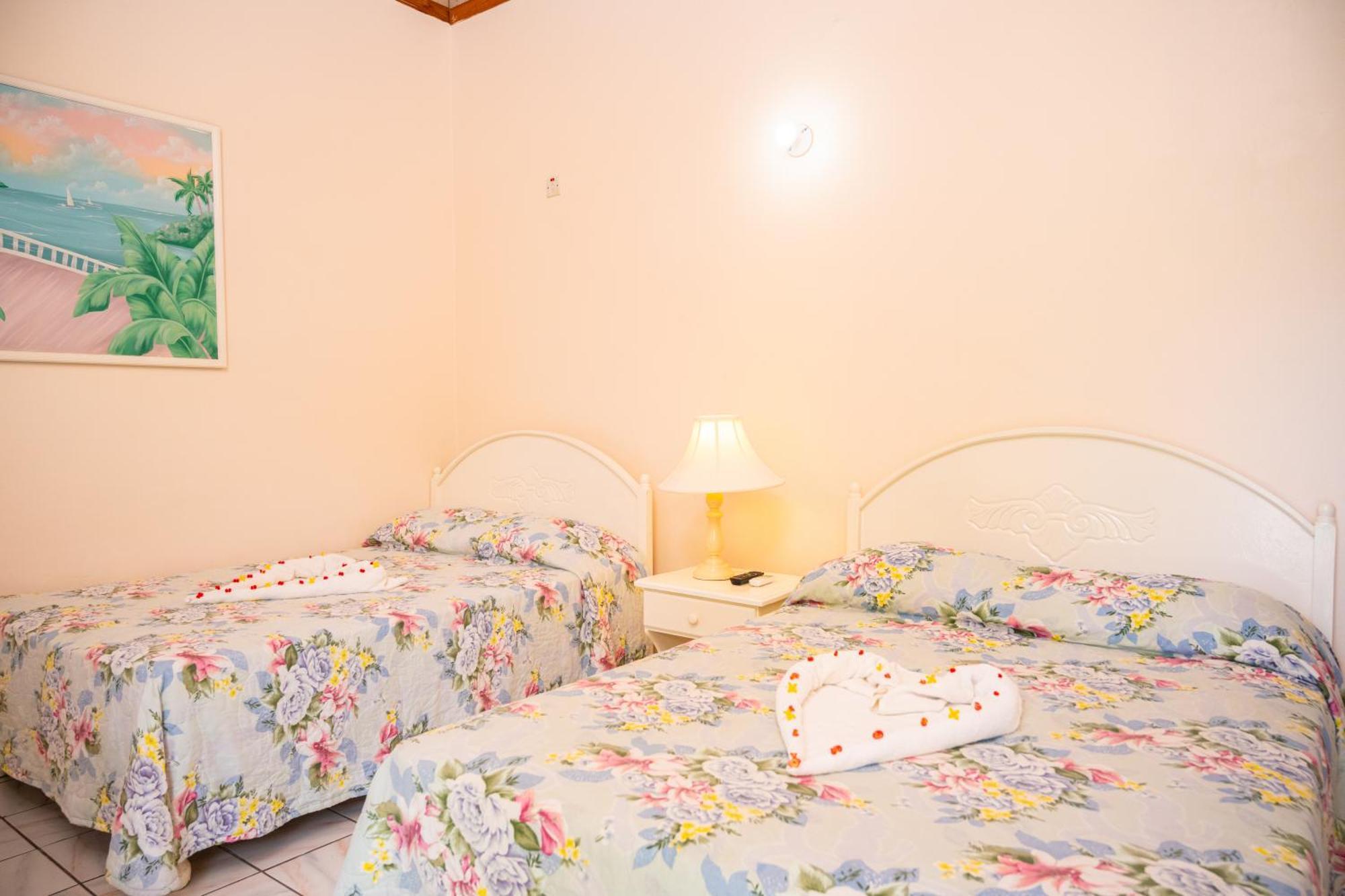 Shields Negril Villas Ruang foto