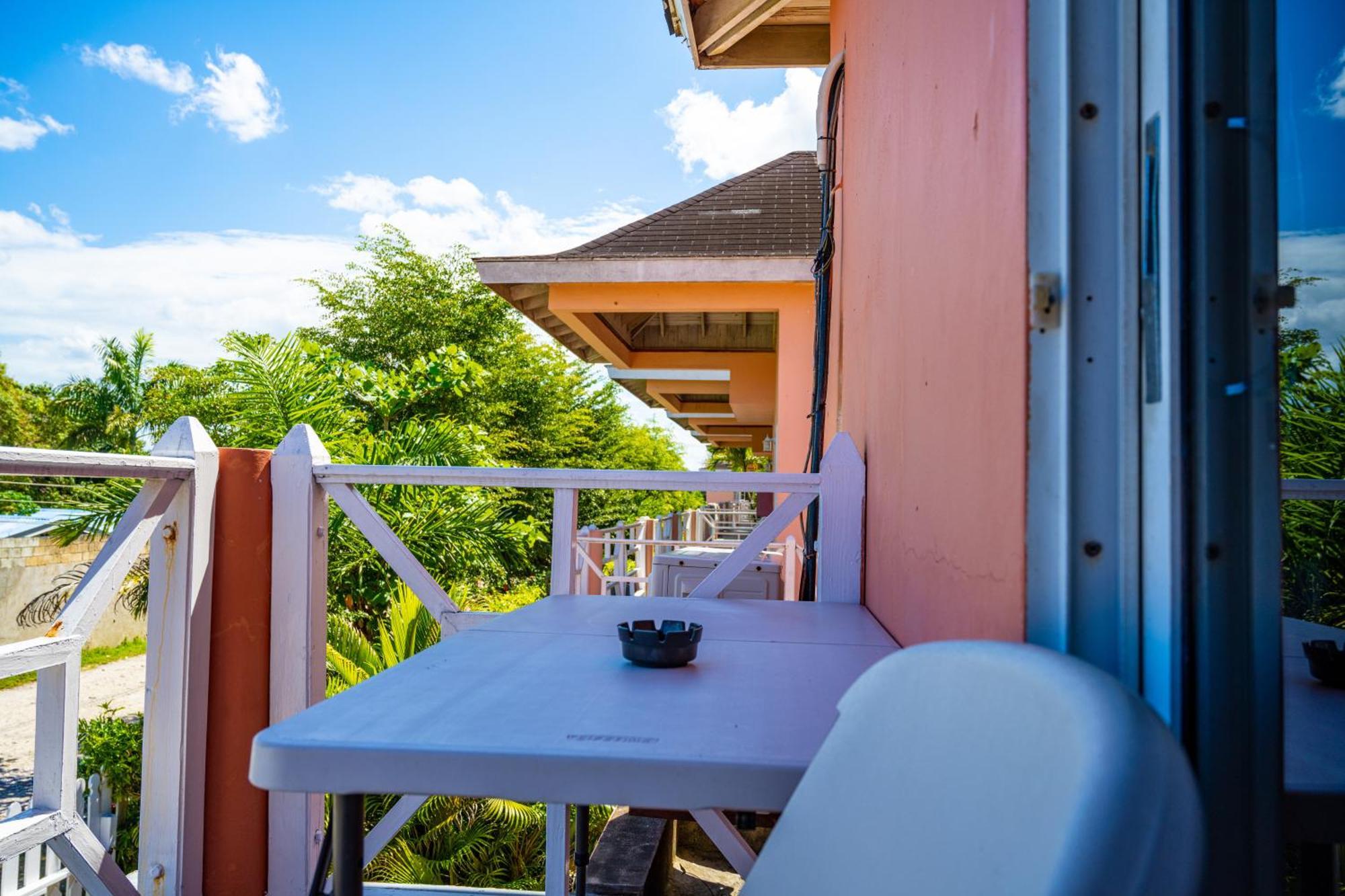 Shields Negril Villas Ruang foto