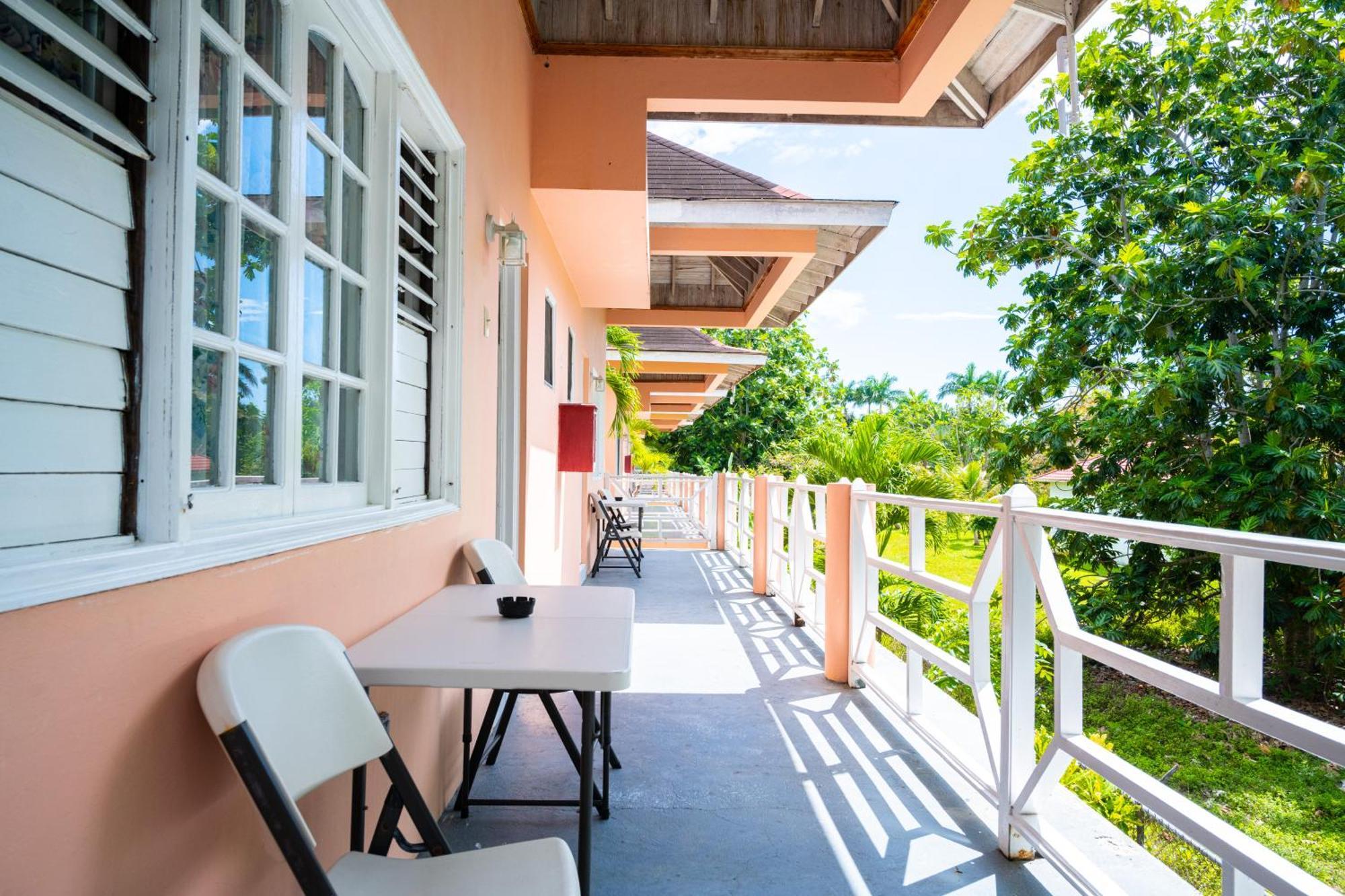 Shields Negril Villas Ruang foto