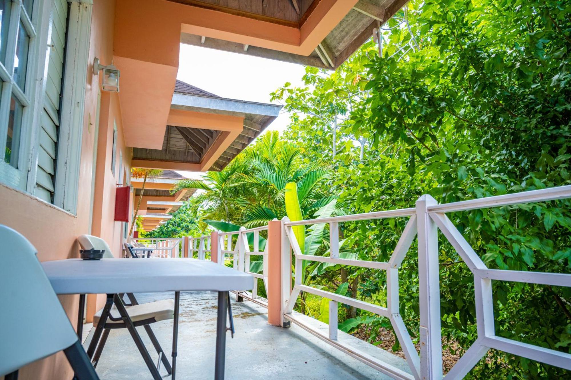 Shields Negril Villas Ruang foto